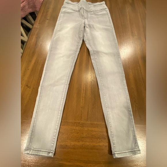 Great Condition Light Wash Skinny Jeans With Power Stretch Fabric Size 4 - Picture 3 of 6